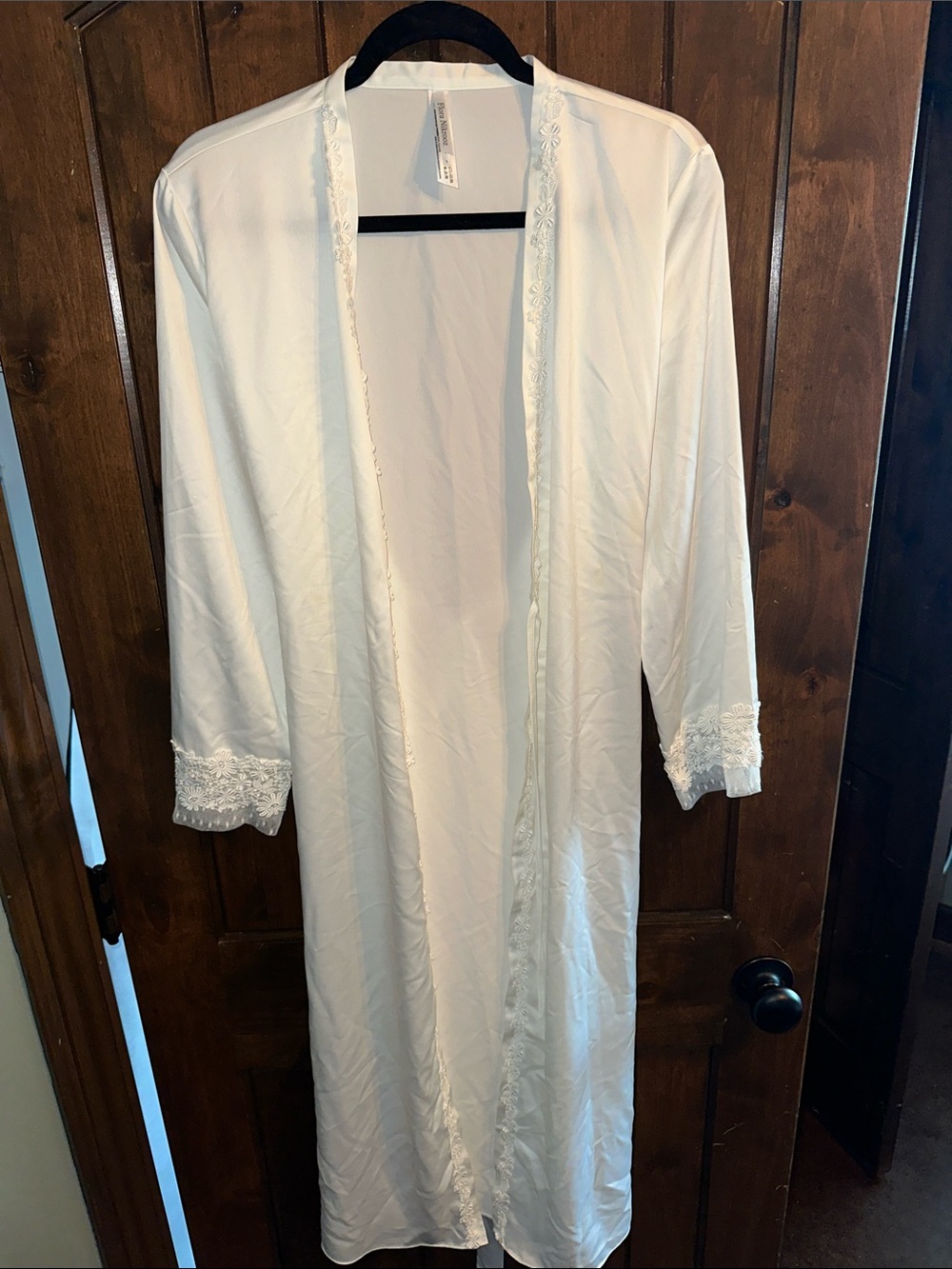 Flora Nikrooz Ivory Long Lace-Trim Robe